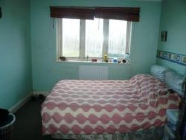 			1 Bedroom, 1 bath, 1 reception Flat			 Shobroke Close, CRICKLEWOOD